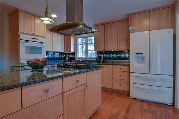 18 Hardwick Road Natick, MA 01760 - Photo 4 of 29 Gallery Image 4