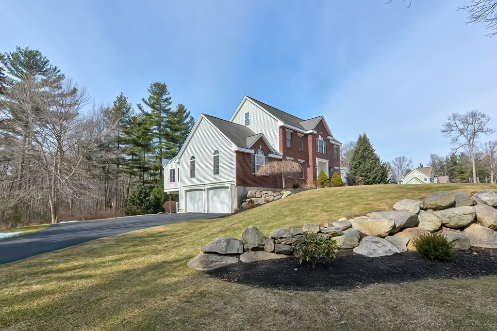 6 Bainbridge Road Bellingham, MA 02019 - Photo 2 of 40 Gallery Image 2