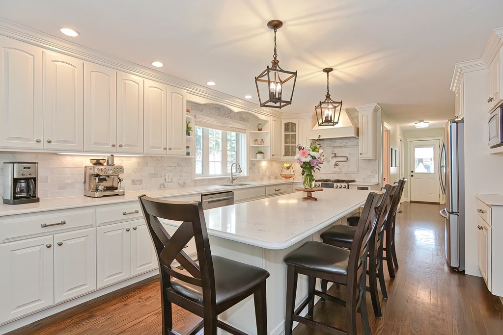 6 Bainbridge Road Bellingham, MA 02019 - Photo 4 of 40 Gallery Image 4