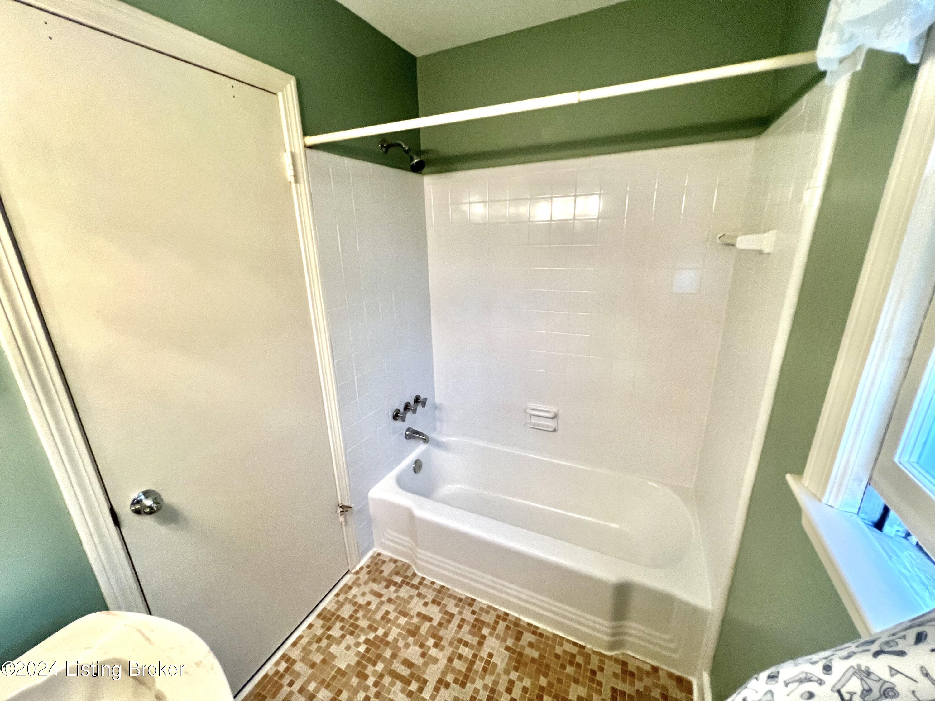 126 Blue Ridge Road Louisville, KY 40223 - Photo 57 of 88 126 Blue Ridge Rd - Bath