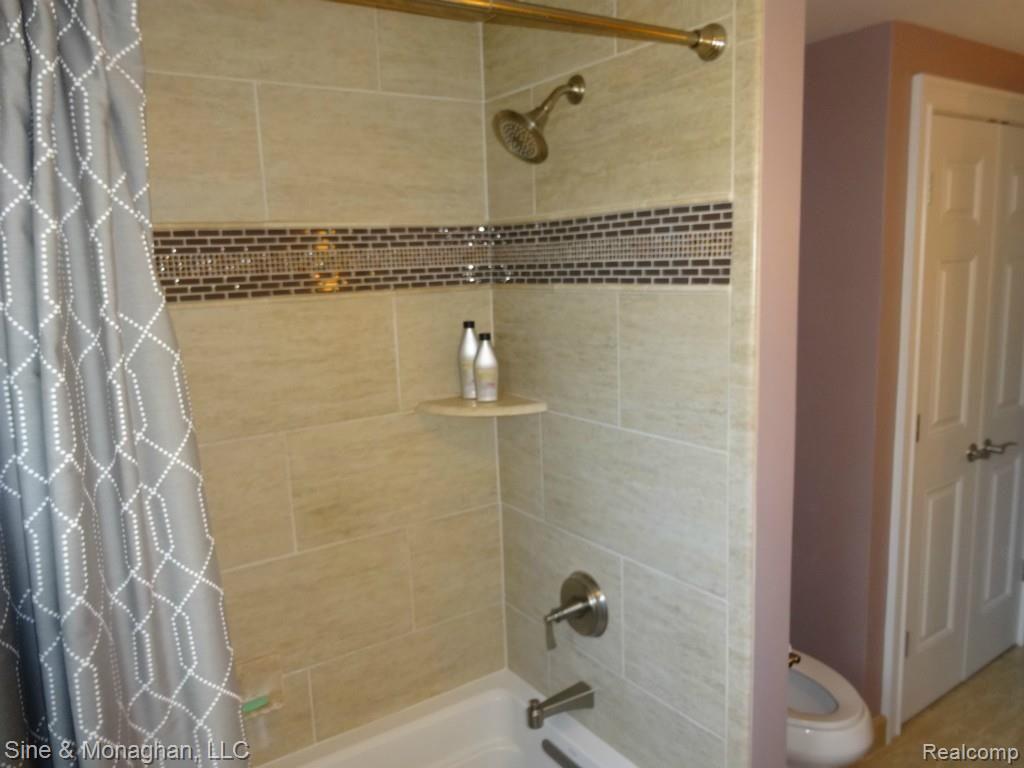 1190 Hayfield Road Rochester Hills, MI 48306 - Photo 16 of 31