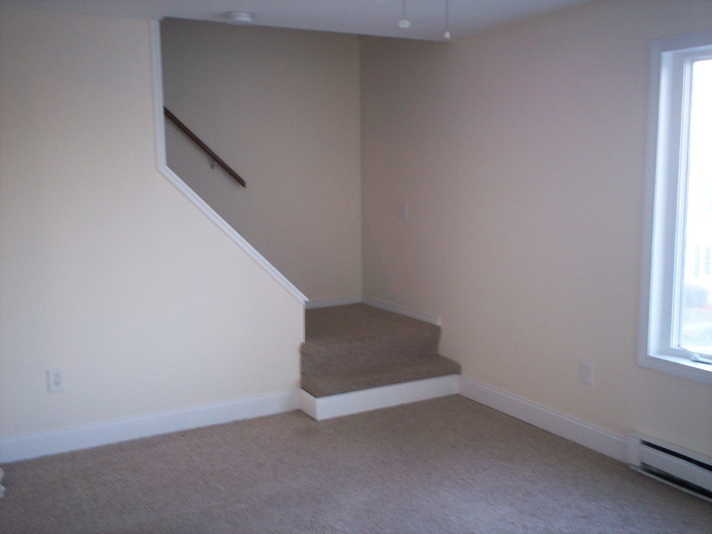8 Arline Street Worcester, MA 01607 - Photo 6 of 12 Gallery Image 6