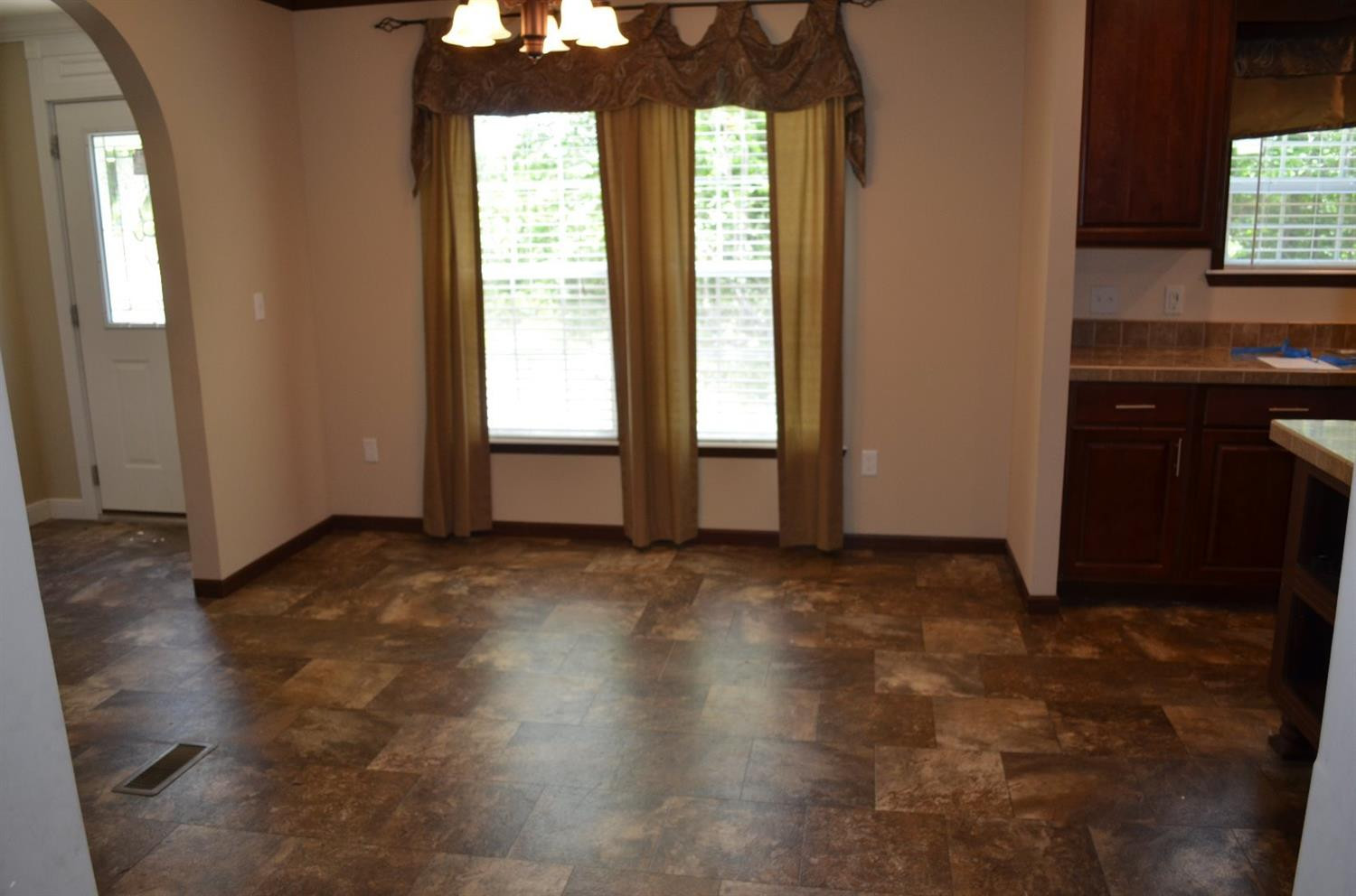 1877 Holly Grove Road Corbin, KY 40701 - Photo 8 of 35 Dining Area