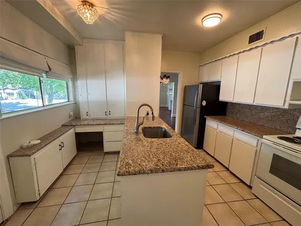 $1,775 | 600 Monticello Drive, Unit 1, Fort Worth, TX 76107