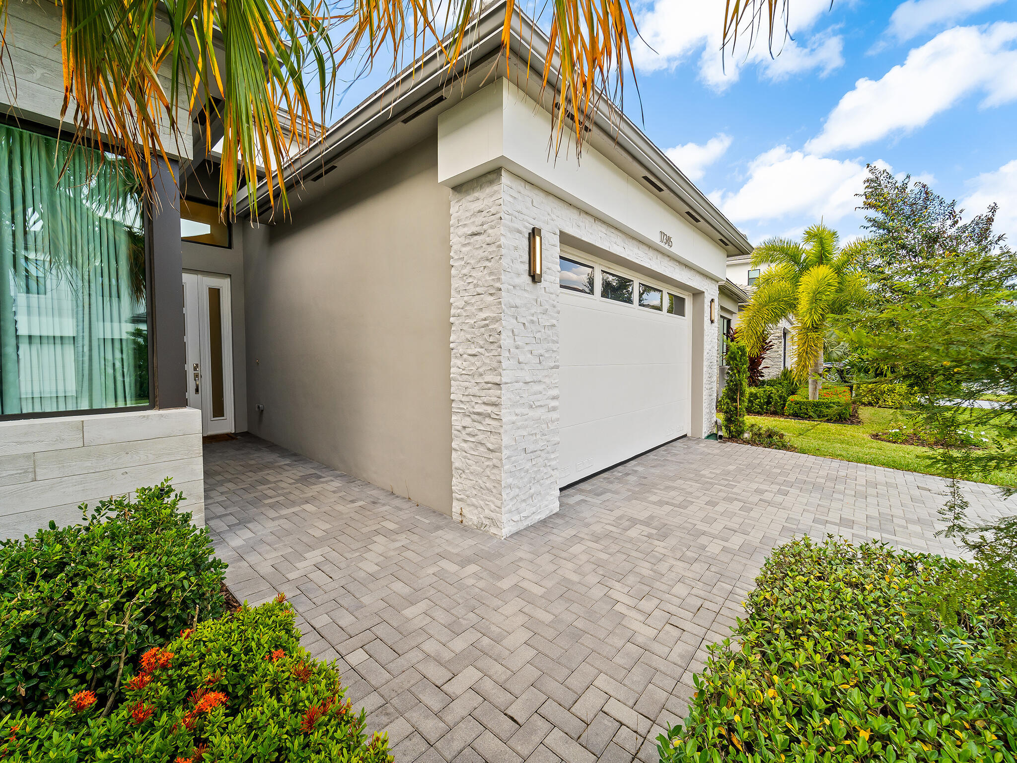 17345 Sea Blossom Way Boca Raton, FL 33496 - Photo 4 of 40 20231109175618694574000000-o
