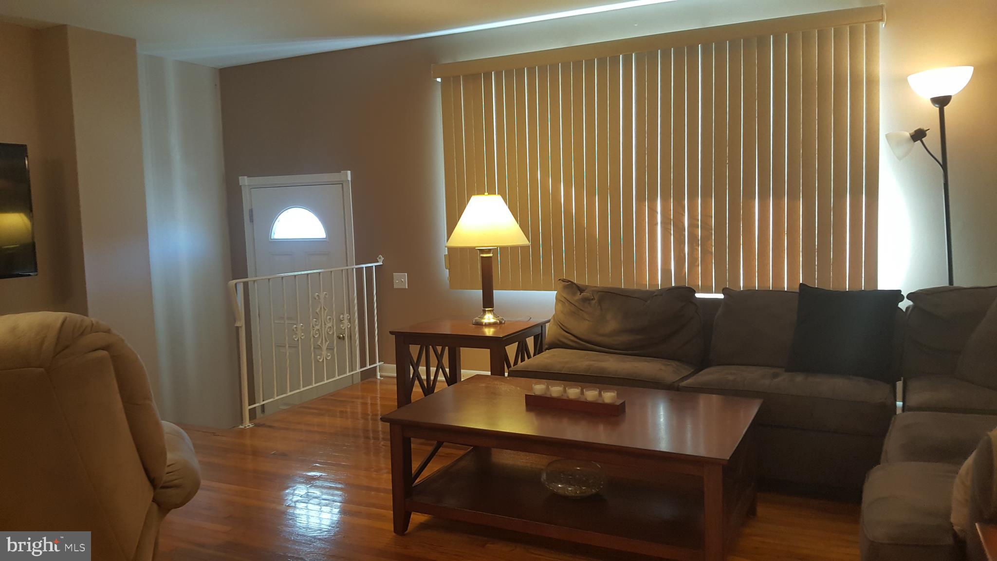 3311 Gurley Road Philadelphia, PA 19154 - Photo 4 of 17 Living Room