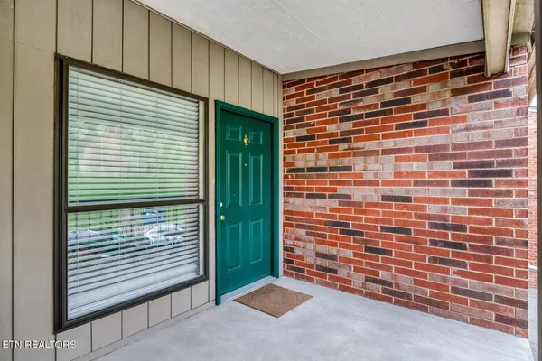 $306,500 | 410 Berlin Drive, Knoxville, TN 37923