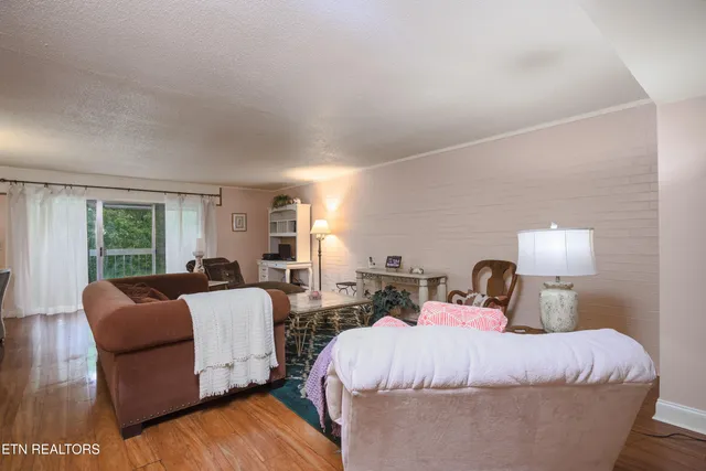 $307,500 | 410 Berlin Drive, Knoxville, TN 37923