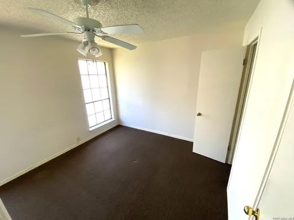 $895 | 10555 Starcrest Drive, San Antonio, TX 78217