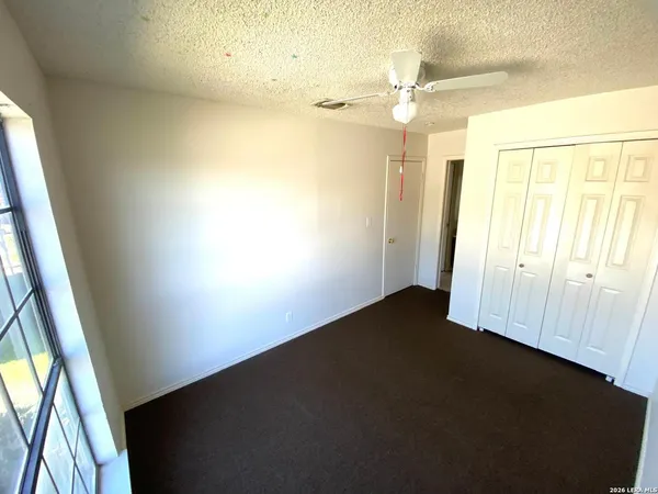 $895 | 10555 Starcrest Drive, San Antonio, TX 78217