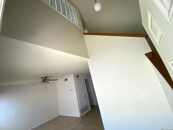 $895 | 10555 Starcrest Drive, San Antonio, TX 78217