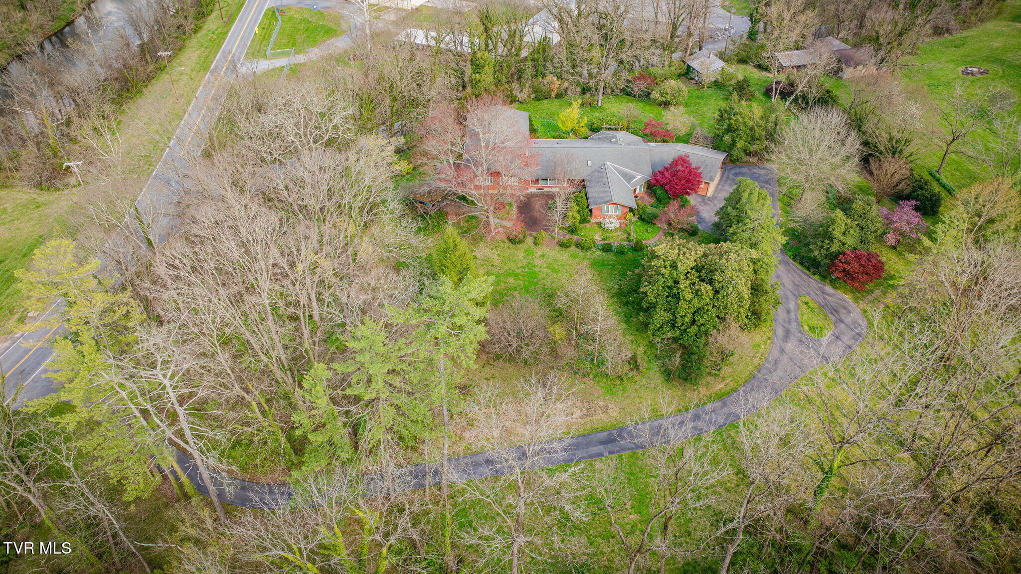 1939 Riverport Road Kingsport, TN 37660 - Photo 2 of 125 104