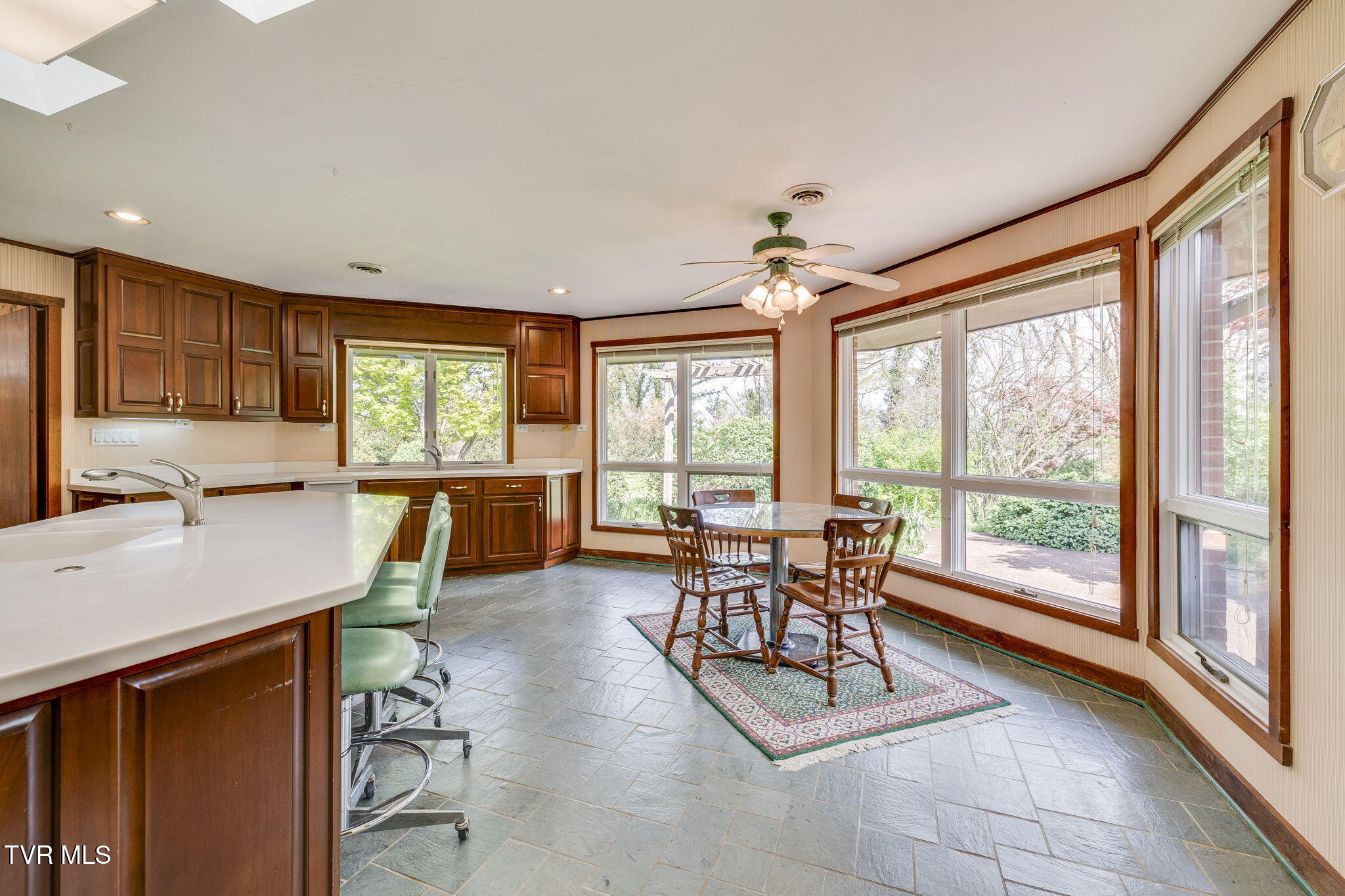 1939 Riverport Road Kingsport, TN 37660 - Photo 25 of 125 520