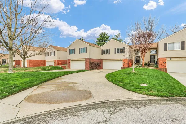 $315,000 | 29 Fields East, Champaign, IL 61822
