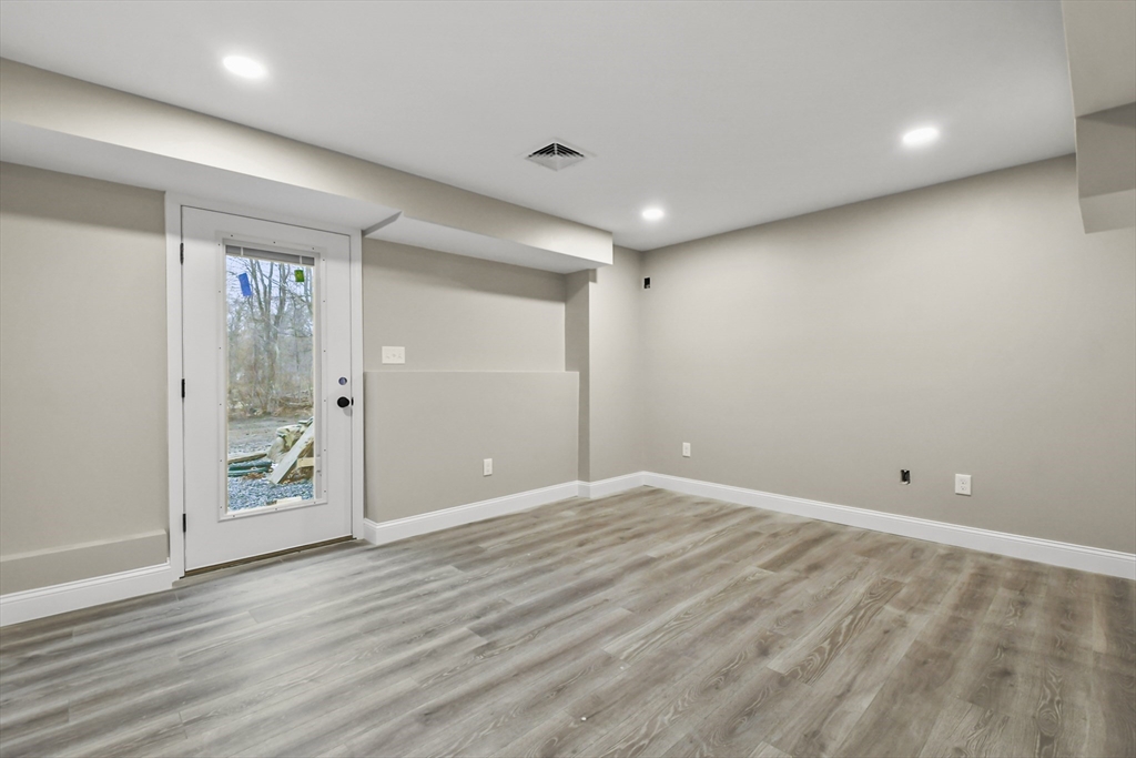 4 Swansom Road Swansea, MA 02777 - Photo 38 of 40