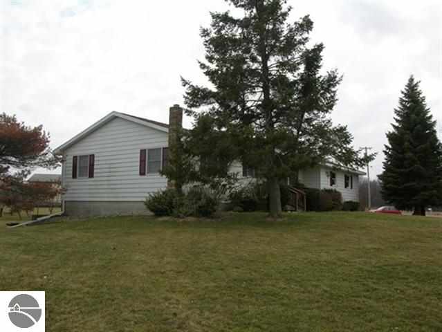 9083 South Leaton Road Shepherd, MI 48883 - Photo 2 of 22 1744046-1.JPG