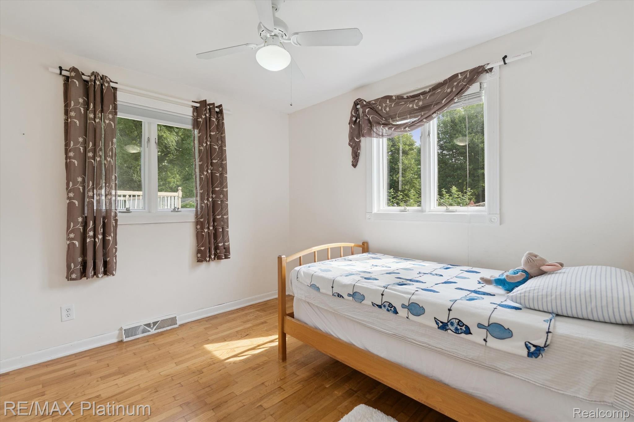 3302 Rolston Road Fenton, MI 48430 - Photo 26 of 54 28-3302-Rolston-Rd-Fenton-MI-48430-WindowStill-08.jpg