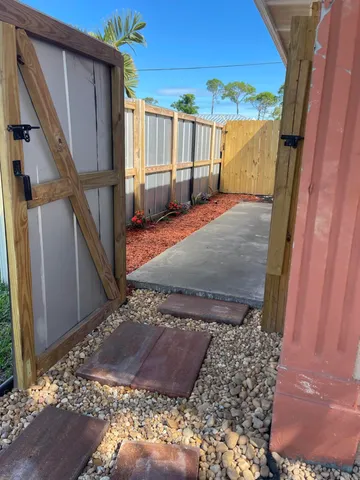 $1,450 | 5753 Southeast Mercedes Avenue, Stuart, FL 34997