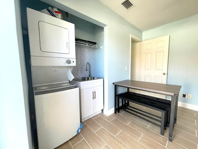 $1,450 | 5753 Southeast Mercedes Avenue, Stuart, FL 34997