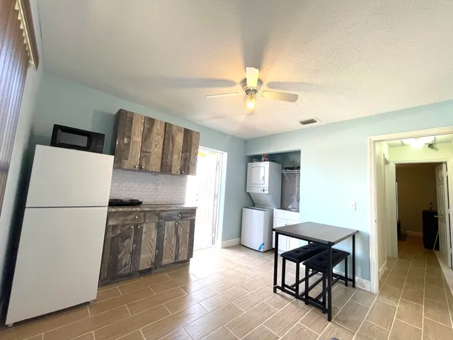 $1,450 | 5753 Southeast Mercedes Avenue, Stuart, FL 34997