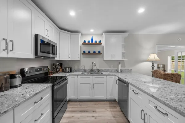 $359,999 | 209 Summit Drive, Conroe, TX 77303