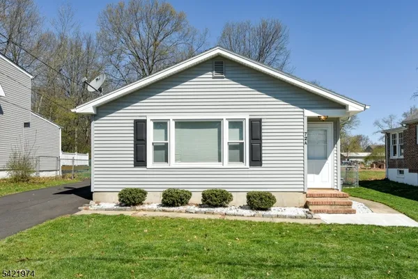 $500,000 | 72 Pine Street, Bridgewater, NJ 08807