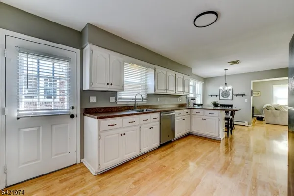 $500,000 | 72 Pine Street, Bridgewater, NJ 08807