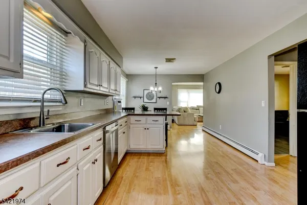 $500,000 | 72 Pine Street, Bridgewater, NJ 08807