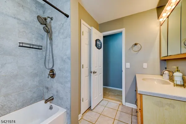 $500,000 | 72 Pine Street, Bridgewater, NJ 08807