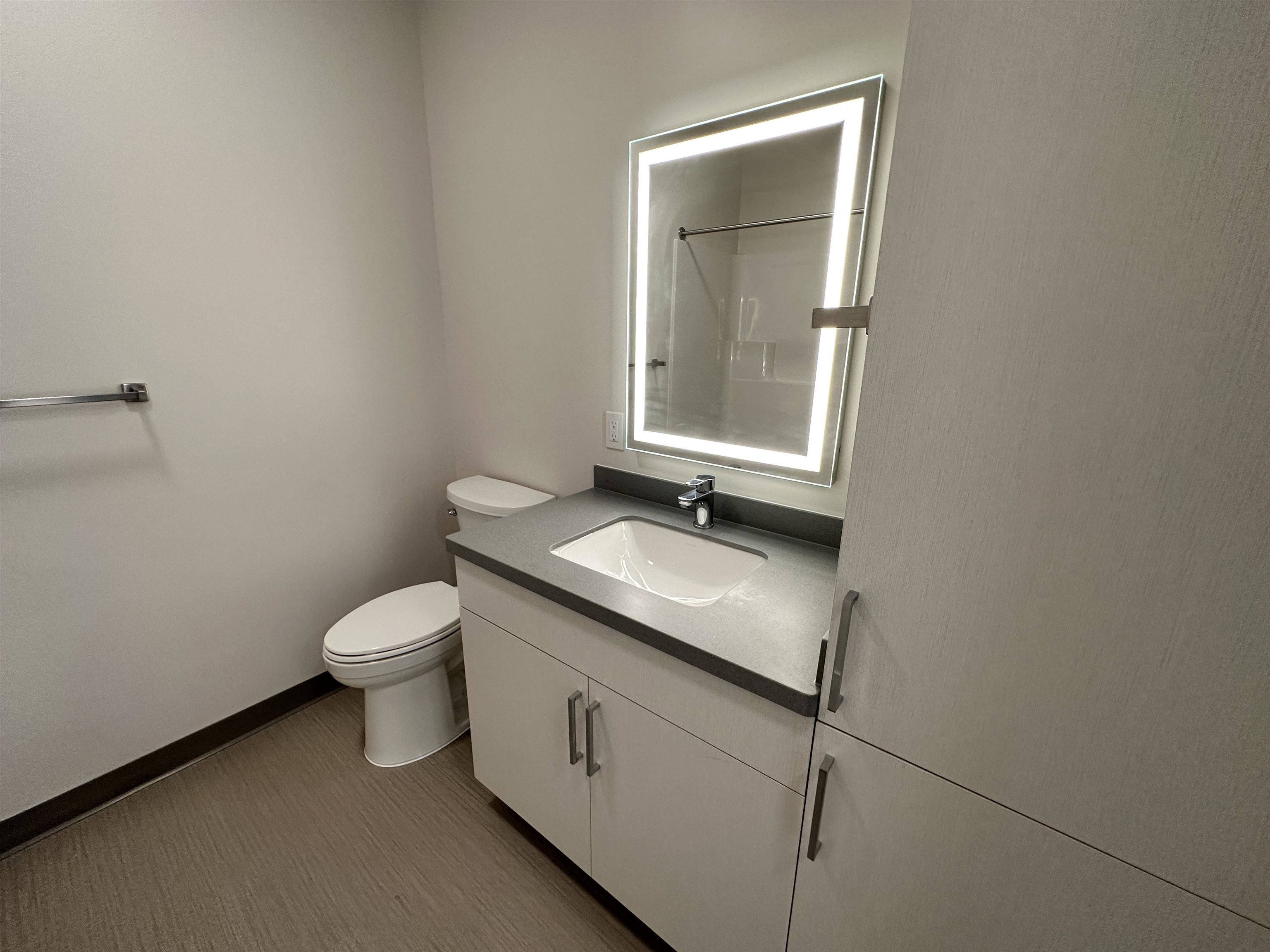 409 Elm Street, Unit 503 Manchester, NH 03101 - Photo 26 of 39