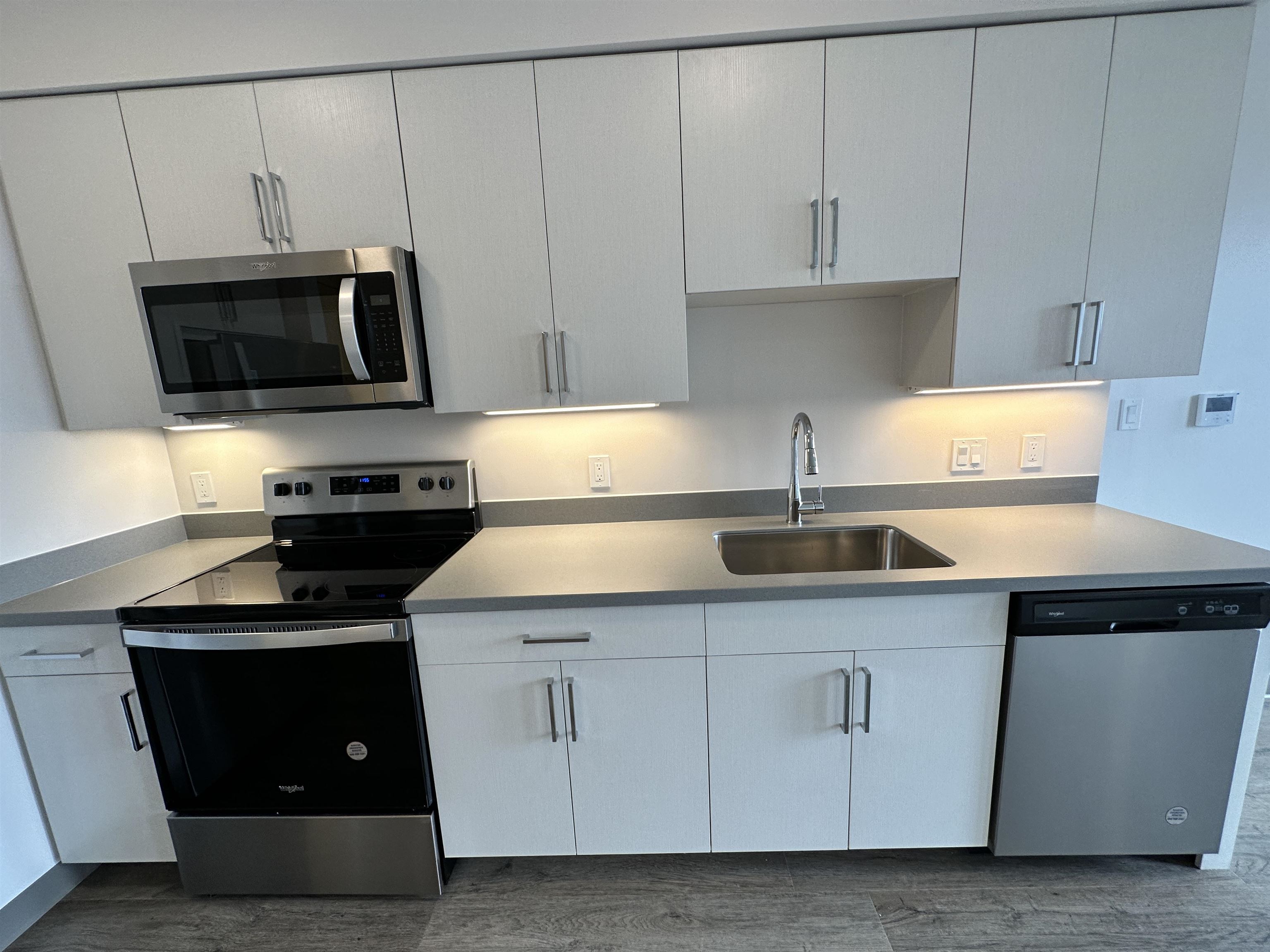 409 Elm Street, Unit 503 Manchester, NH 03101 - Photo 9 of 39