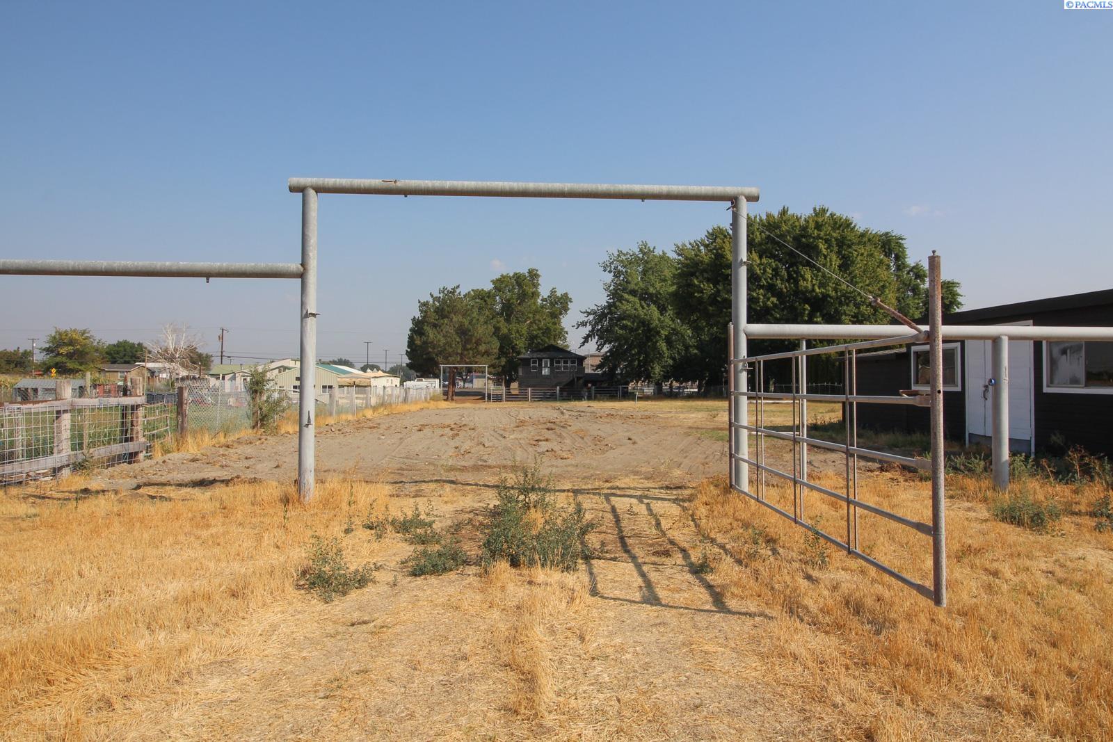 220709 East Game Farm Road Kennewick, WA 99337 - Photo 44 of 47 Gallery Image 44