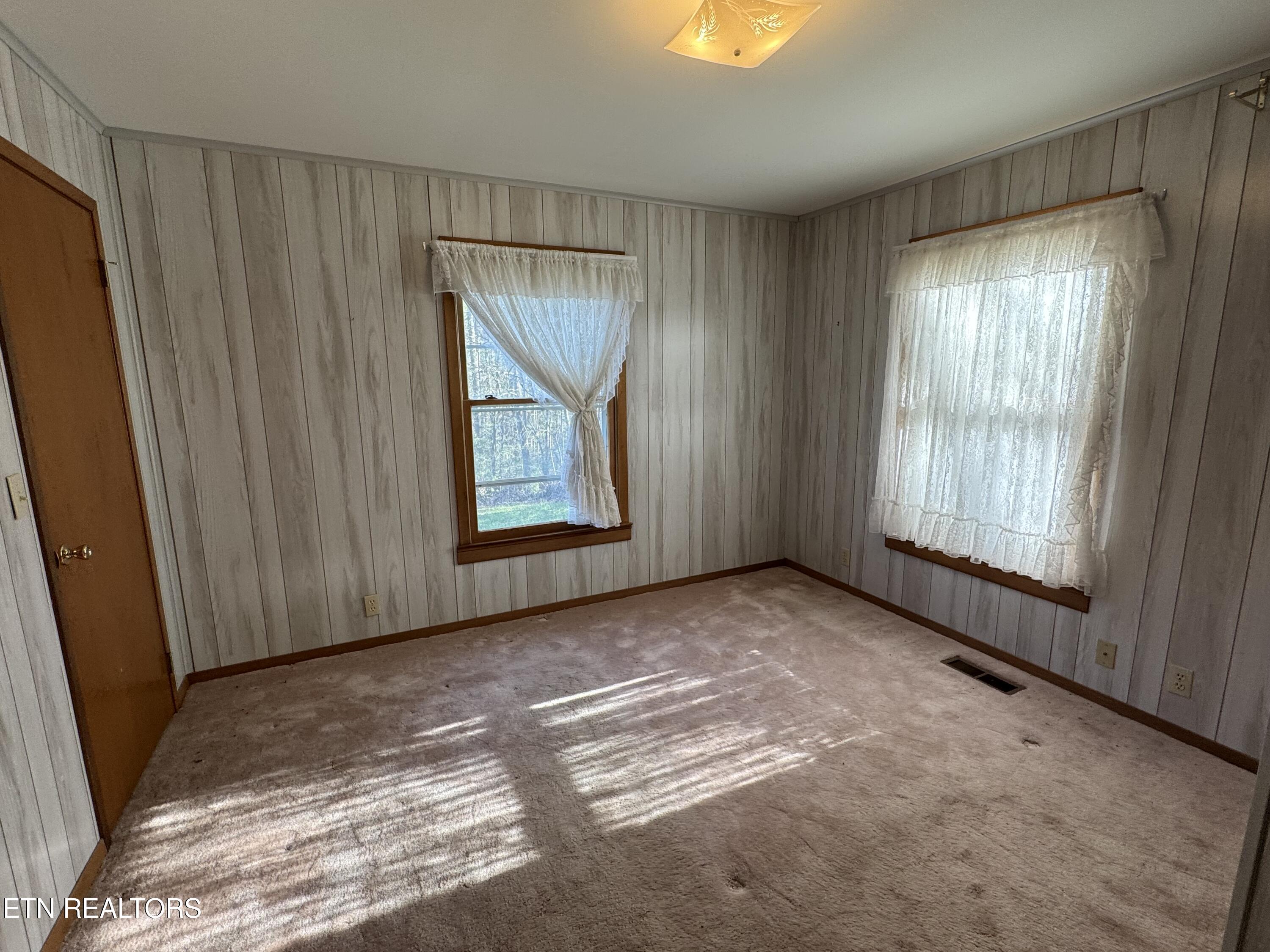 211 Black Oak Road Oneida, TN 37841 - Photo 14 of 44 IMG_3193