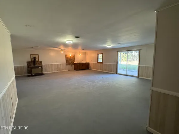 $300,000 | 211 Black Oak Road, Oneida, TN 37841