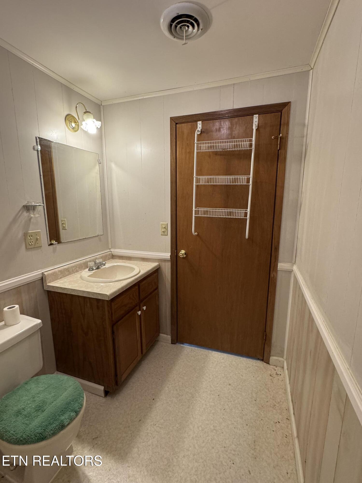 211 Black Oak Road Oneida, TN 37841 - Photo 31 of 44 IMG_3210