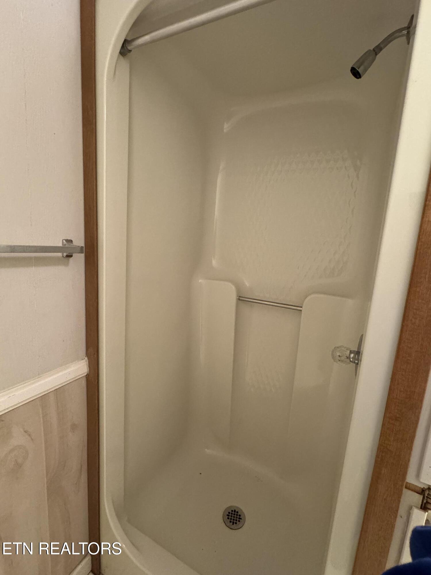 211 Black Oak Road Oneida, TN 37841 - Photo 32 of 44 IMG_3211