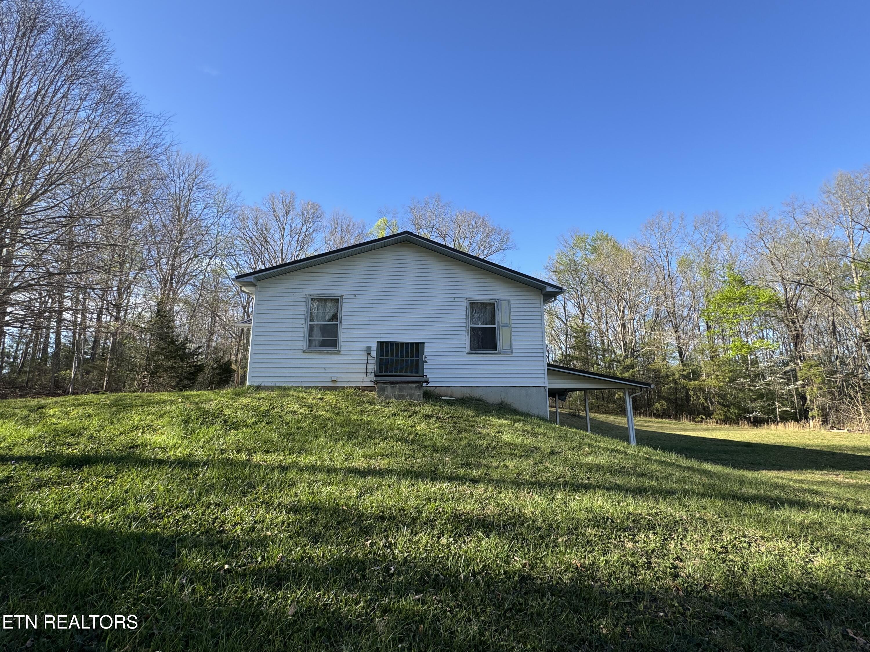 211 Black Oak Road Oneida, TN 37841 - Photo 38 of 44 IMG_3217