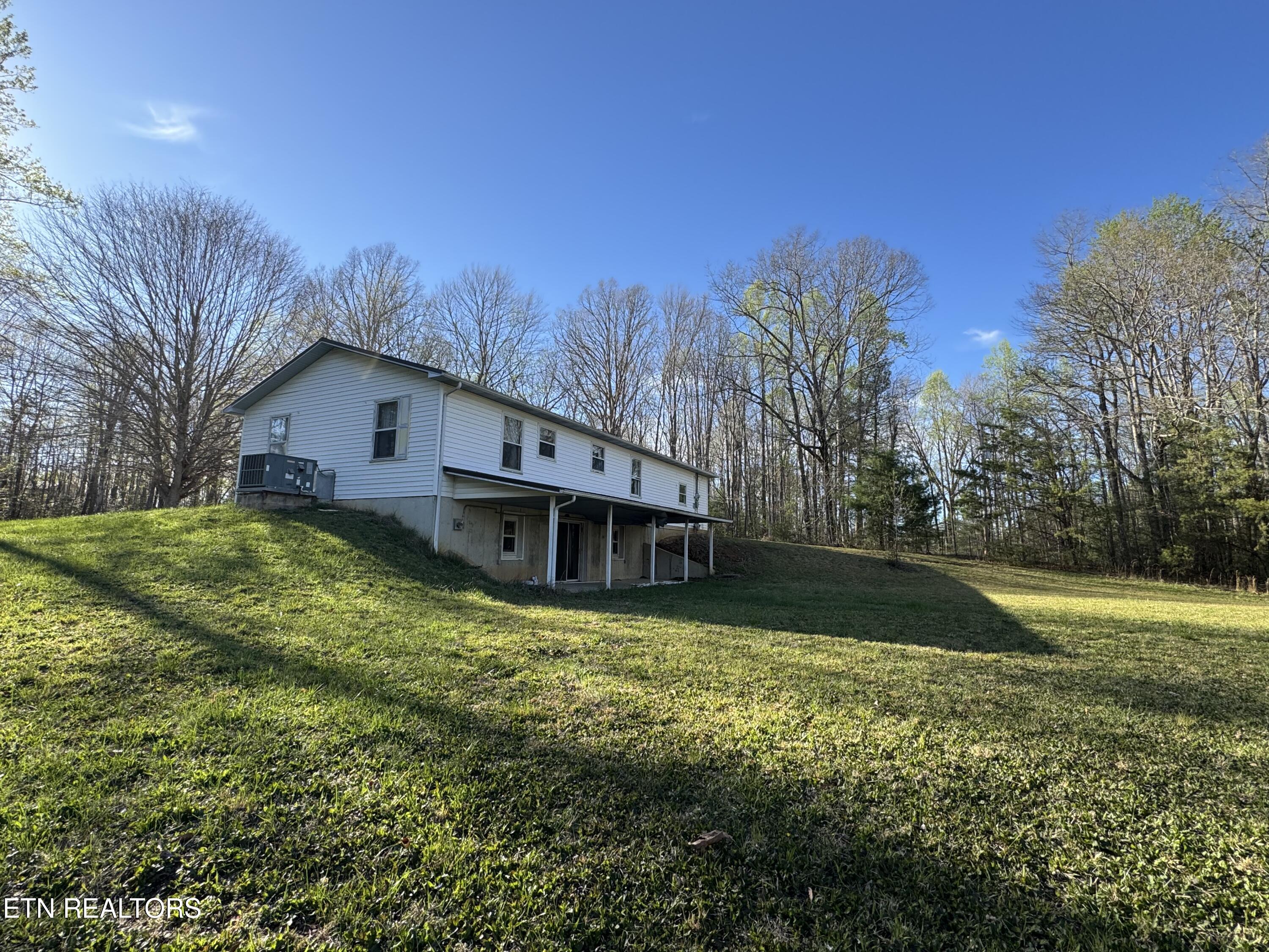 211 Black Oak Road Oneida, TN 37841 - Photo 39 of 44 IMG_3218