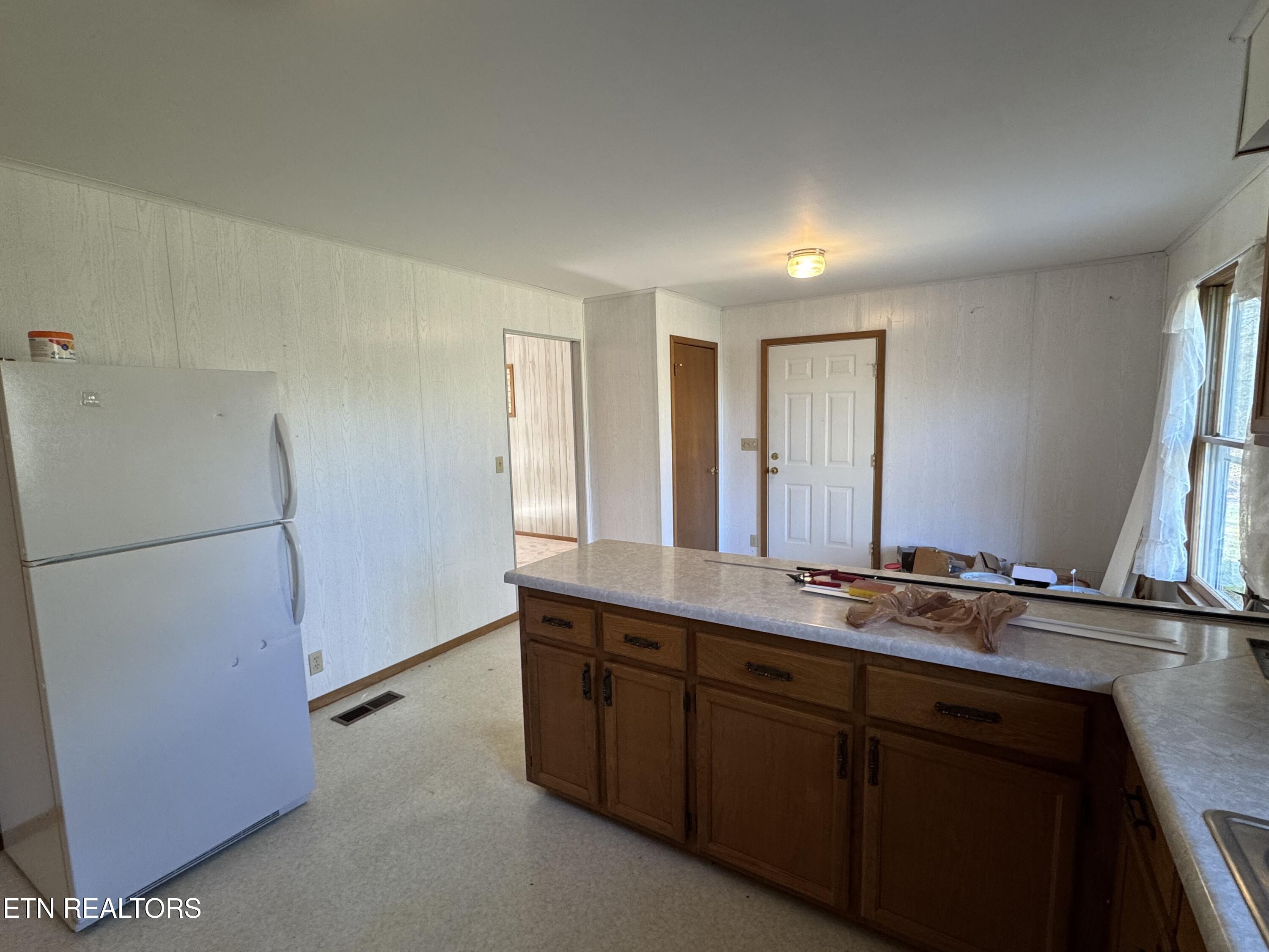 211 Black Oak Road Oneida, TN 37841 - Photo 6 of 44 IMG_3185