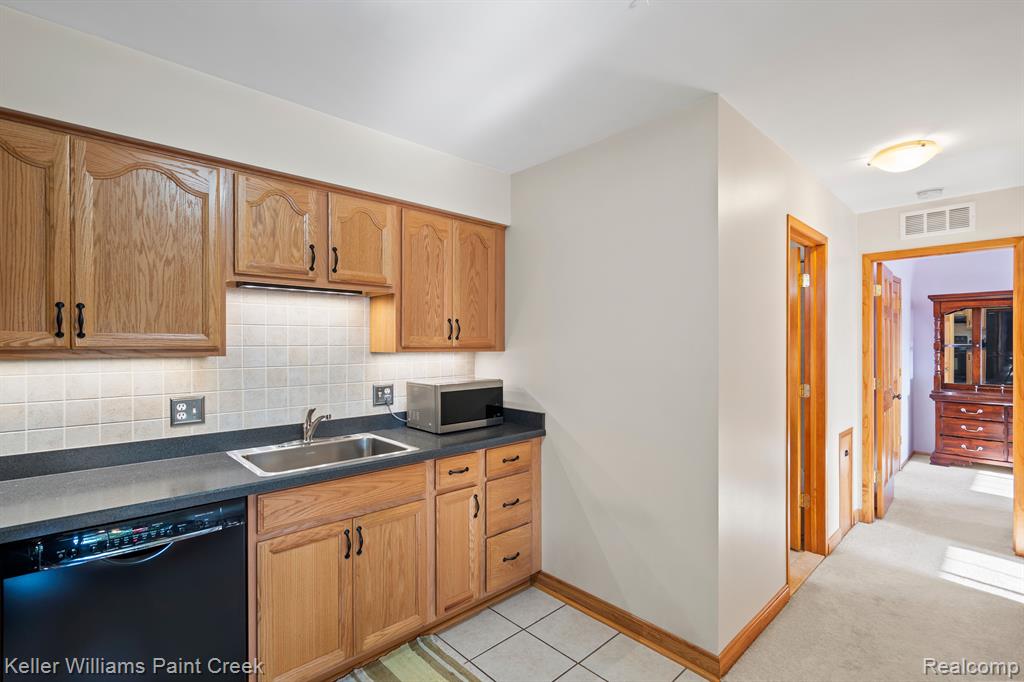 470 Baldwin Avenue, Unit 30 Rochester, MI 48307 - Photo 20 of 26