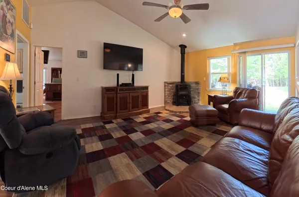 $1,100,000 | 49 Antler Lane, Spirit Lake, ID 83869