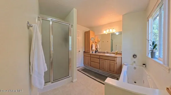 $1,100,000 | 49 Antler Lane, Spirit Lake, ID 83869