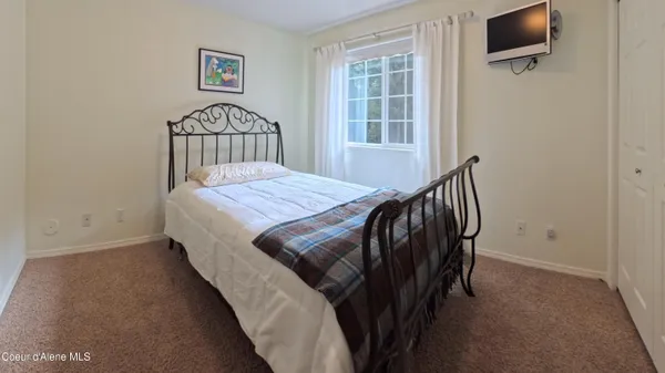 $1,100,000 | 49 Antler Lane, Spirit Lake, ID 83869