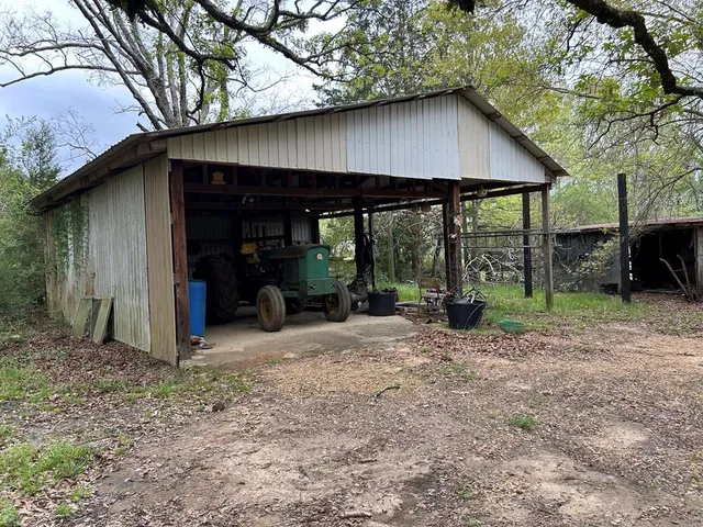 $420,000 | 1090 Roberts Road, Summit, MS 39666