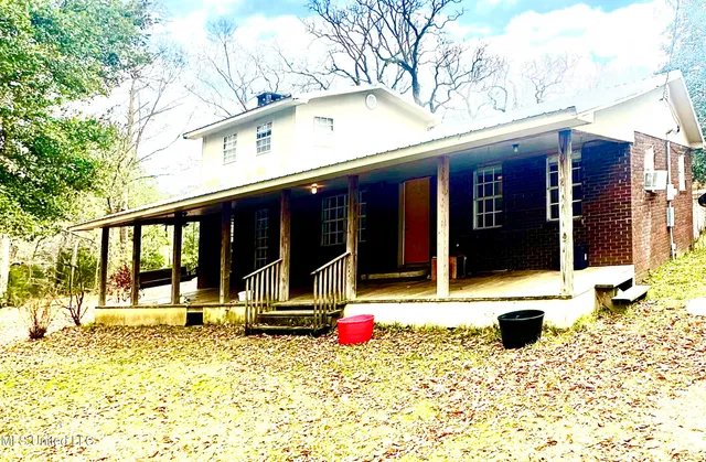$399,000 | 1090 Roberts Road, Summit, MS 39666