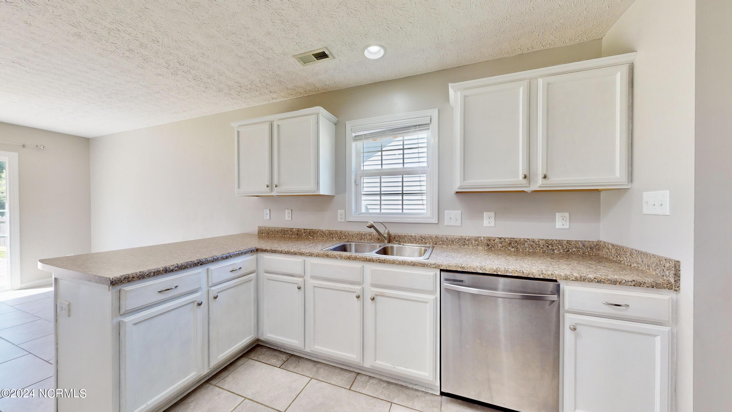273 Station House Road New Bern, NC 28562 - Photo 11 of 36 273-Station-House-Rd-07052024_112409