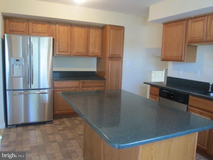 37 Maple Stream Road East Windsor, NJ 08520 - Photo 5 of 22 Kitchen