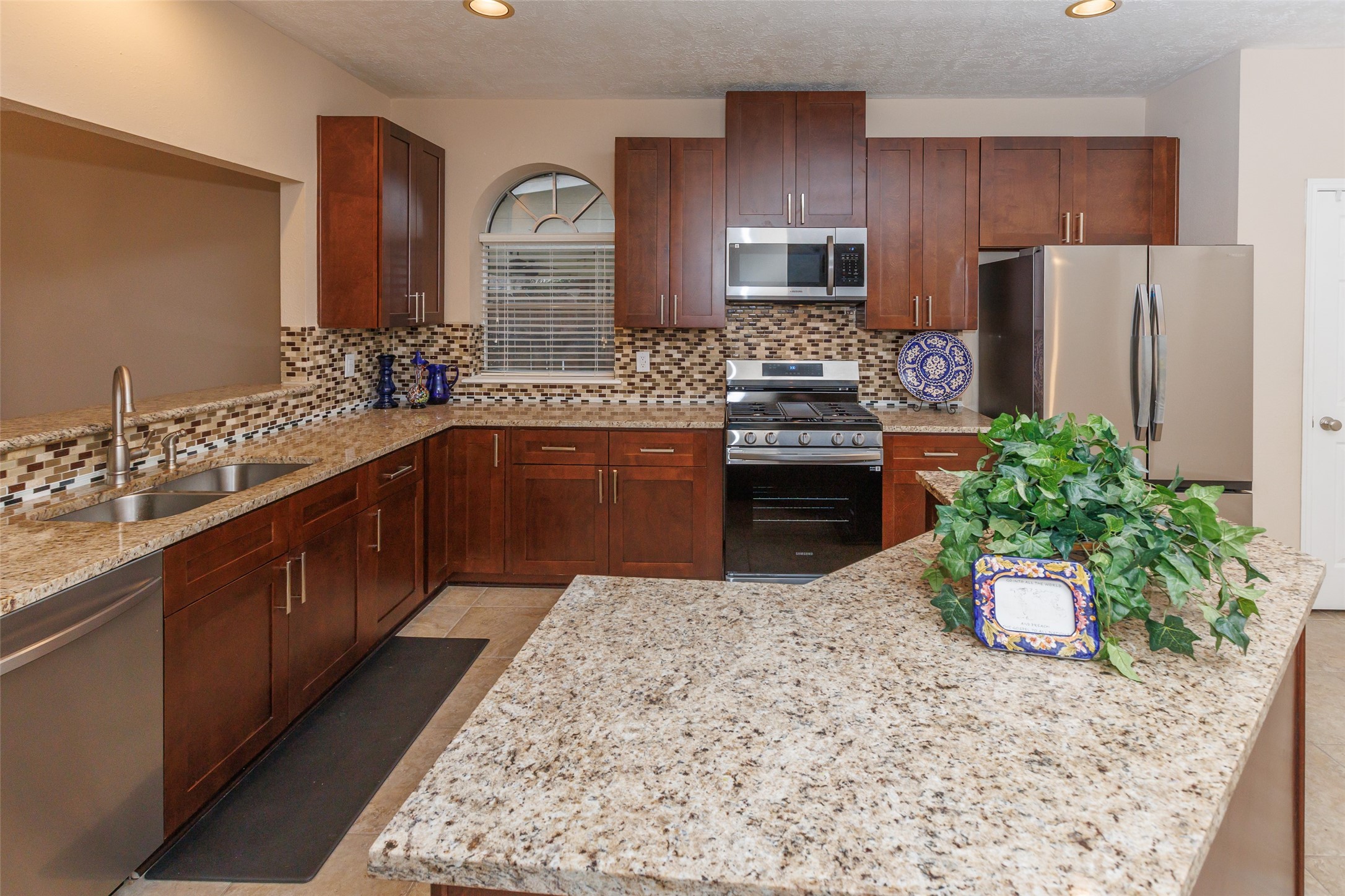 14602 Liscomb Drive Houston, TX 77084 - Photo 3 of 48 Beautiful new cabinets and drawers in the kitchen