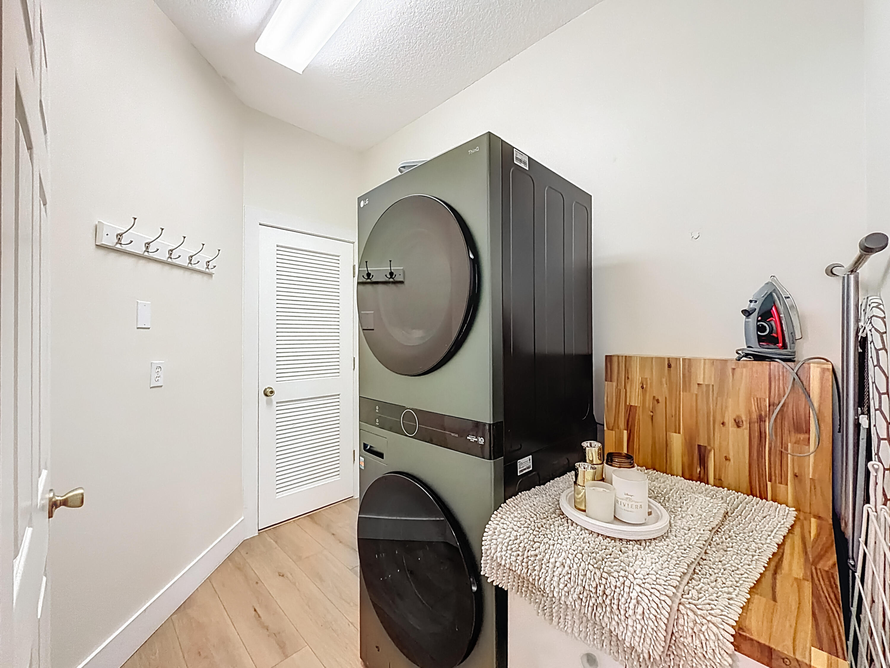 1143 Canoe Point Delray Beach, FL 33444 - Photo 66 of 85 a living room with furniture and a wooden floor