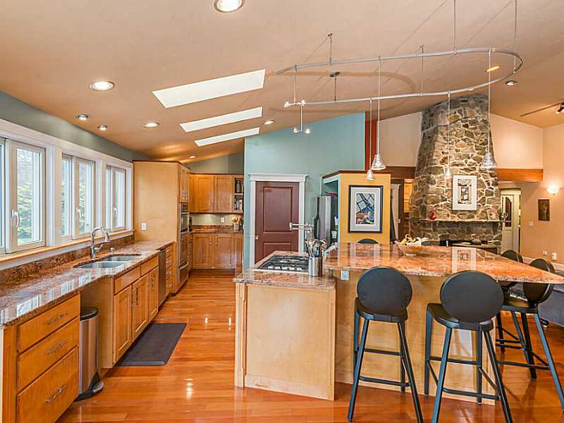 10 Wrentham Road Cumberland, RI 02864 - Photo 9 of 22 Kitchen.